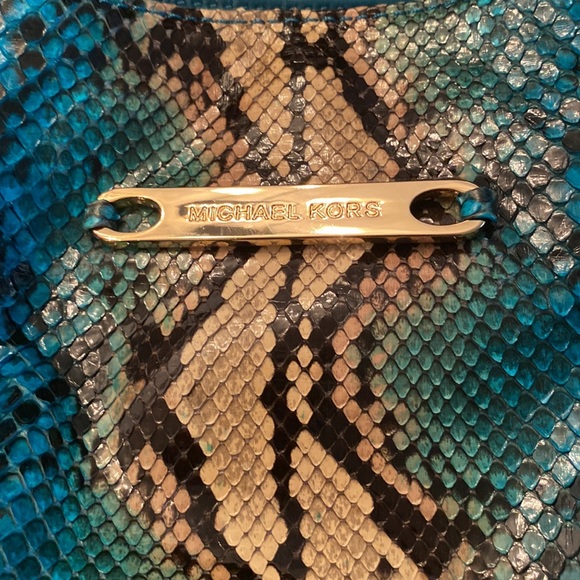 Michael Kors tote snake leather outside & suede inside. - Picture 2 of 5